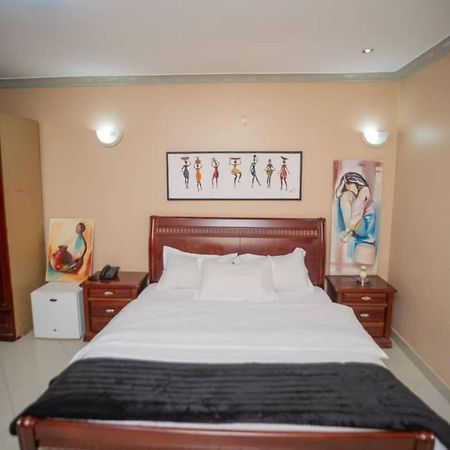 Room In Bb - Charming Bed And Breakfast In Lubumbashi Exterior foto